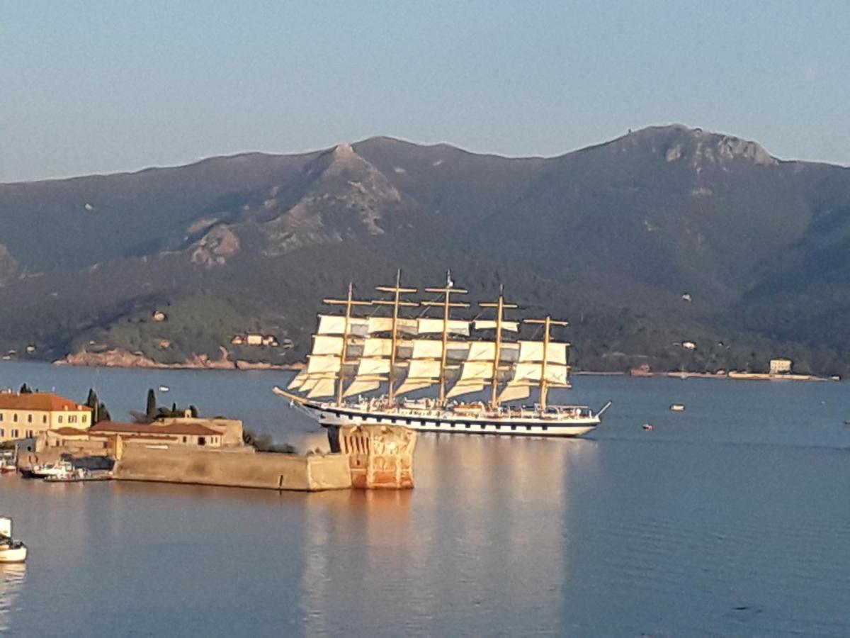 B & B La Terrazza Sul Mare Portoferraio Zewnętrze zdjęcie